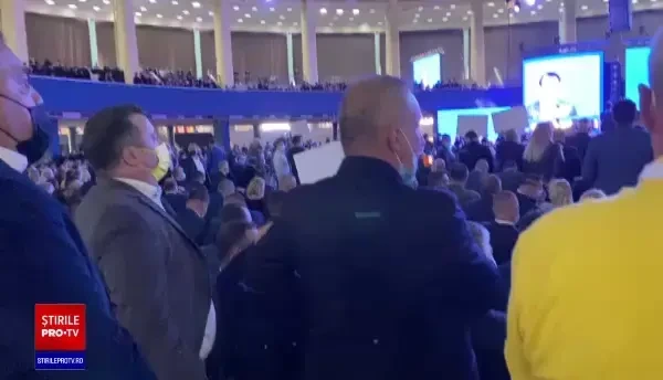 Congresul PNL. Liberalii își aleg astăzi președintele. Cîțu, huiduit de susținătorii lui Orban