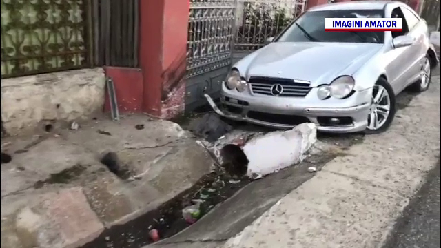 Un individ, căutat de polițiștii din Dolj după ce a provocat un grav accident de circulație și a fugit de la fața locului