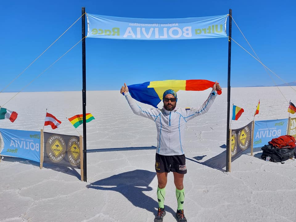 Pompierul botoșănean Iulian Rotariu a câştigat "Ultra Bolivia Race", ultra-maratonul din Anzii Cordilieri