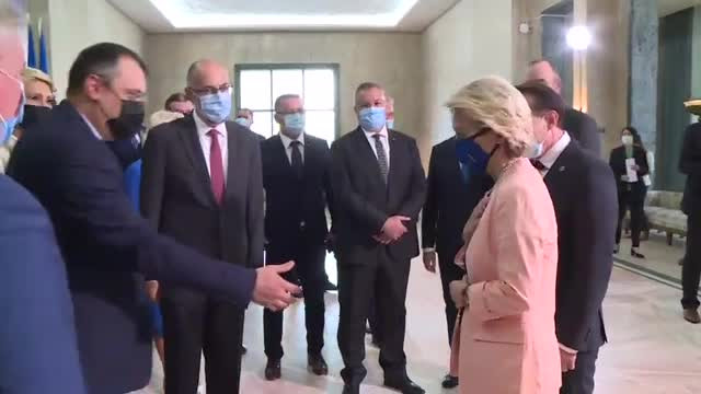 VIDEO. Șefa Comisiei Europene a refuzat să dea mâna cu fostul ministru Cristian Ghinea: ”I'm sorry”