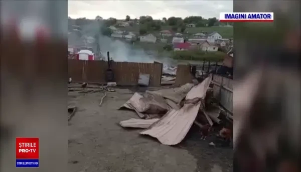 O familie cu nouă copii din Iaşi a rămas pe drumuri după ce un incendiu violent le-a distrus casa