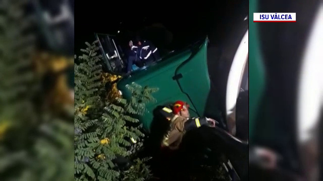 Accident cumplit în Călimănești. Un bărbat a murit strivit de cabina camionului pe care îl conducea