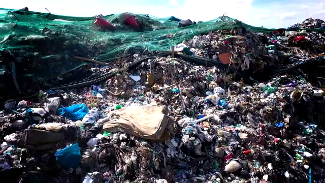 Gunoaiele din Capitală ajung în depozite ilegale. „Se poate transforma într-un dezastru ecologic”