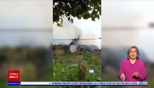 Doi bătrâni rămași fără casă după un incendiu nimicitor, ajutați de vecini. Mai au doar hainele de pe ei