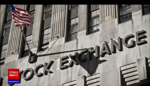 Motivul pentru care blugii și tricourile se scumpesc. Prețurile hainelor din bumbac au crescut și cu 50%