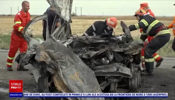 Scene șocante pe o șosea din Prahova. Un șofer de 23 de ani a murit carbonizat în propria mașină
