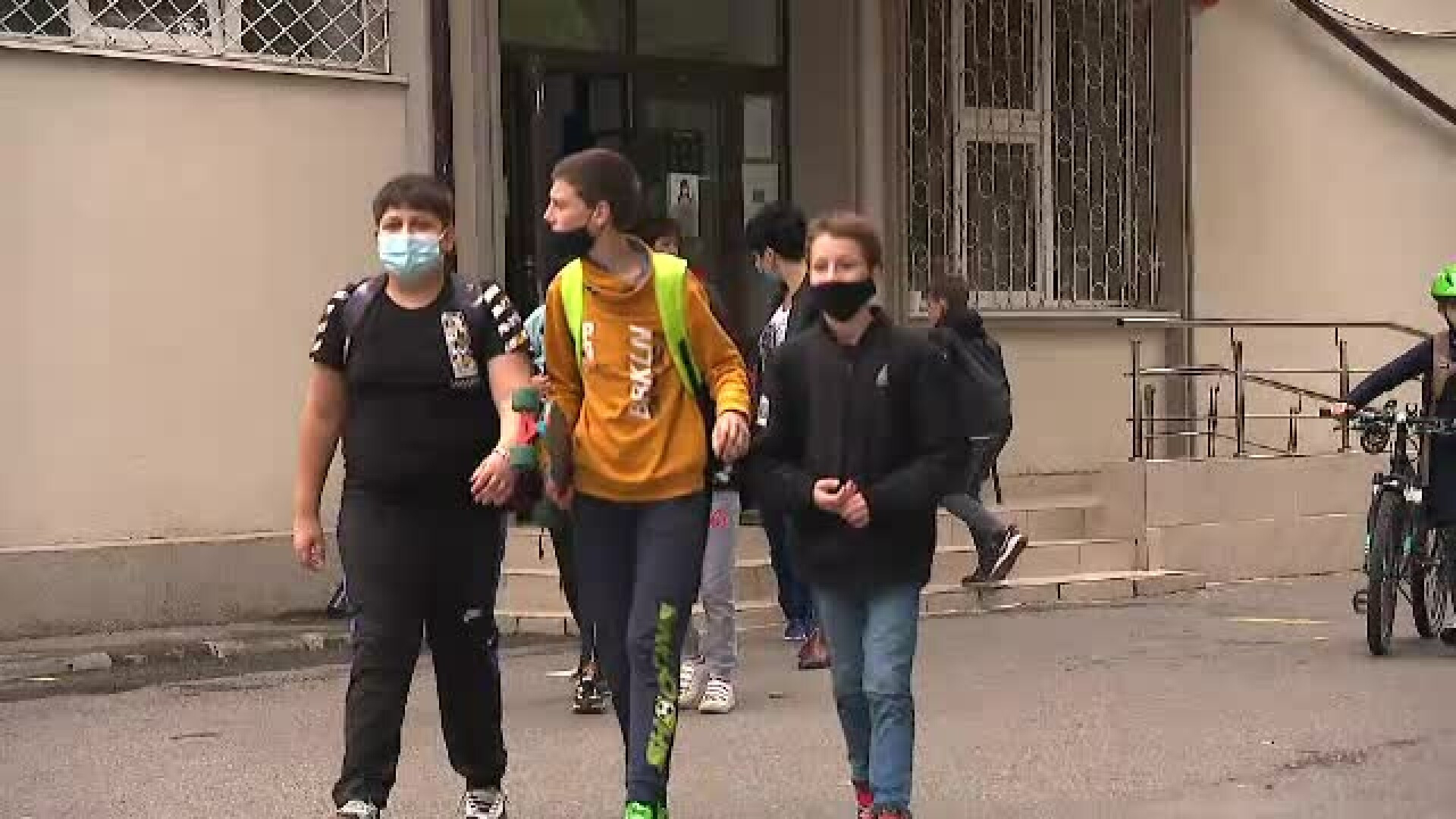 AUR a făcut plângere penală în legătură cu testarea COVID a elevilor