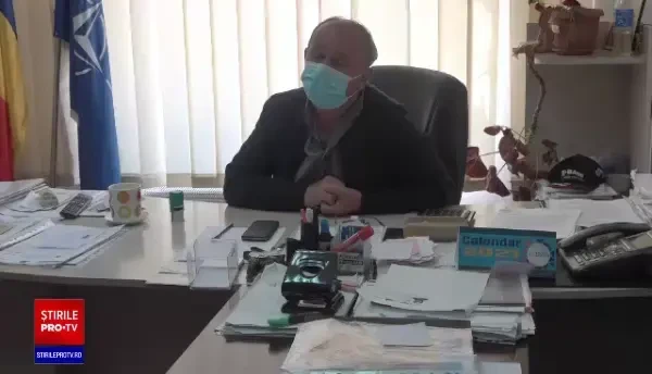 Interviu de angajare în chiloţi la o primărie. Primarul ar fi cerut favoruri sexuale unei tinere