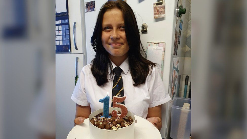 O adolescentă a murit din cauza Covid-19 în ziua în care era programată la vaccinare