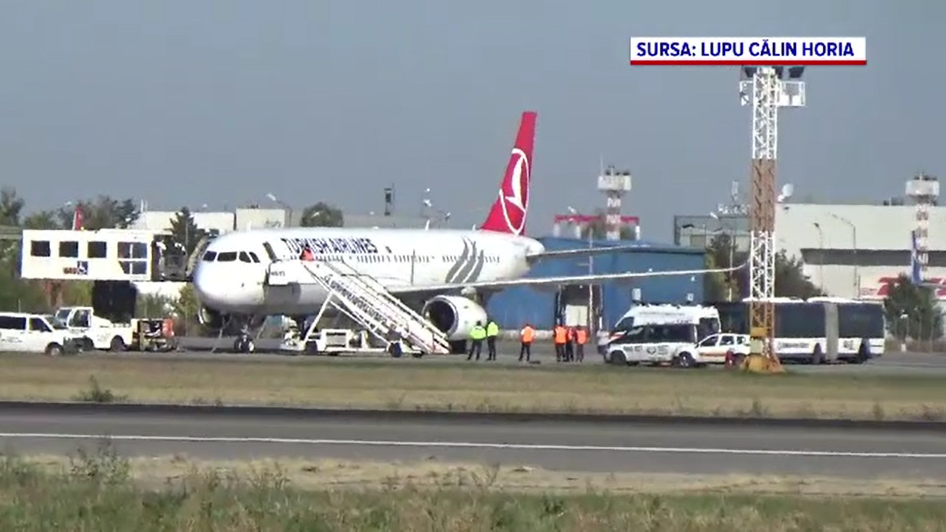 Un avion a aterizat de urgență pe Otopeni după ce unui pasager i s-a făcut rău