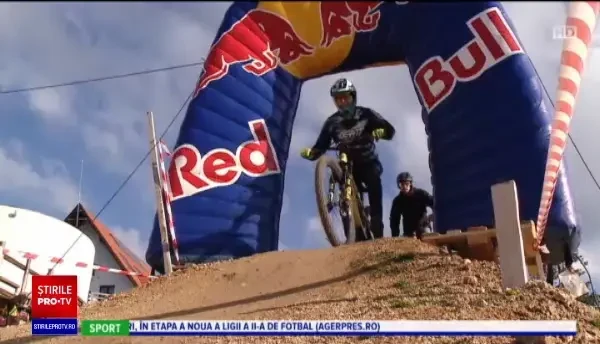 Premieră națională la Cluj. Peste 100 de persoane au coborât de pe munte cu biciclete fără lanț