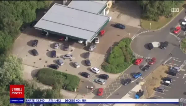 Criză de carburanţi în Marea Britanie. Premierul Johnson încearcă să calmeze populația