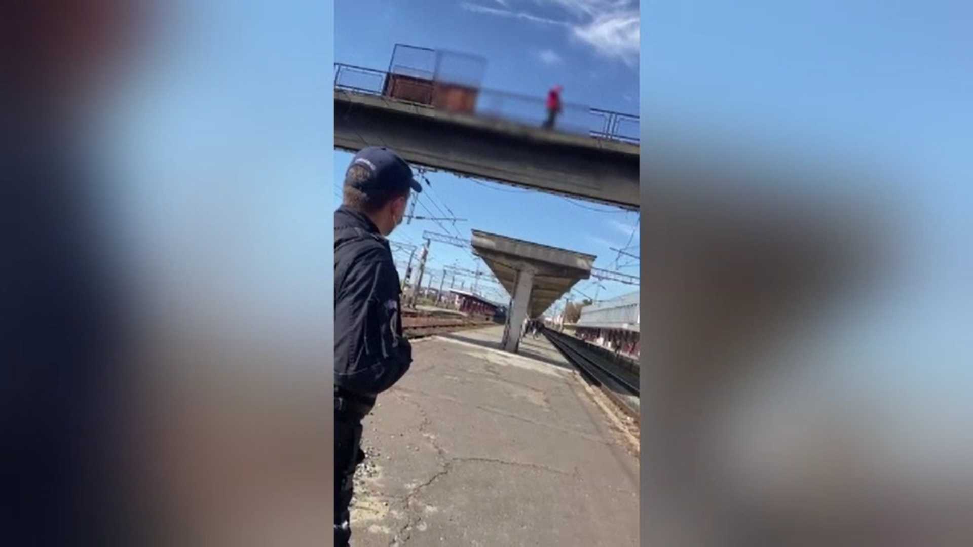 Video. Intervenția inspirată a unui jandarm din Bacău i-a salvat viața unui bărbat care încerca să se sinucidă