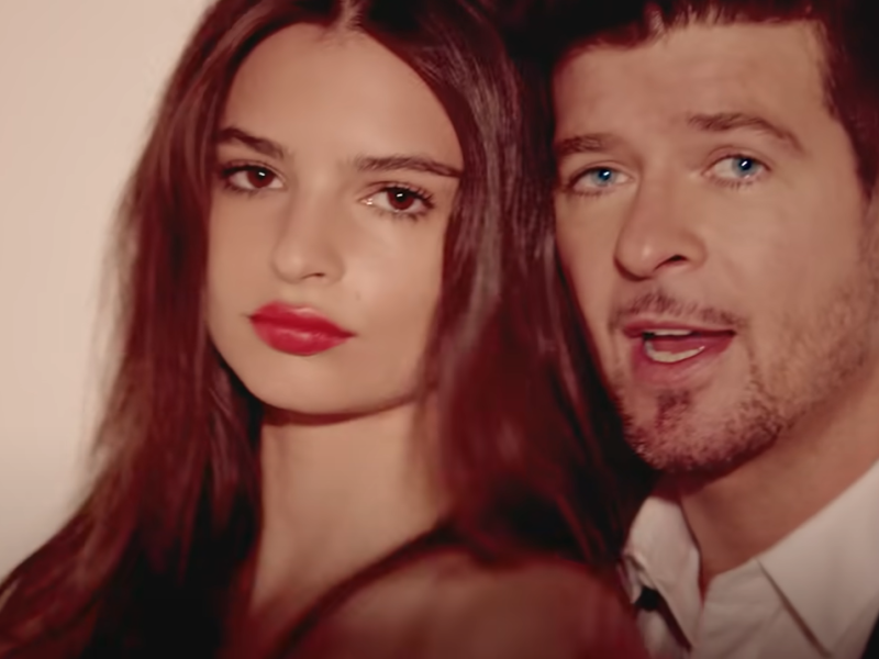 Emily Ratajkowski îl acuză de hărţuire pe cântăreţul Robin Thicke la filmările pentru videoclipul "Blurred Lines"
