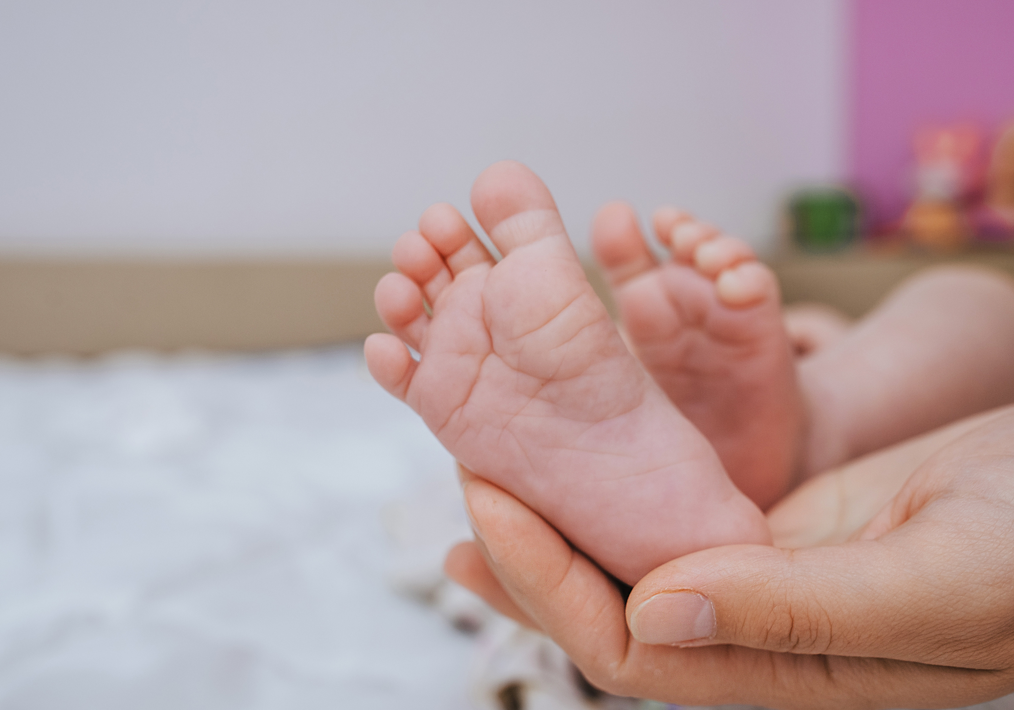 O femeie infectată cu noul coronavirus a născut în timp ce se afla în comă. „Sunt în șoc”