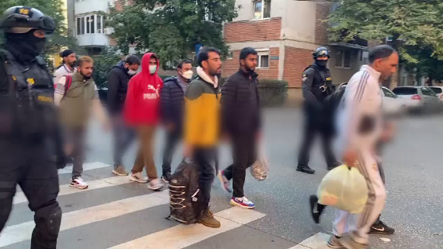 18 migranți, găsiți într-un apartament din Timișoara. O rețea de traficanți este anchetată