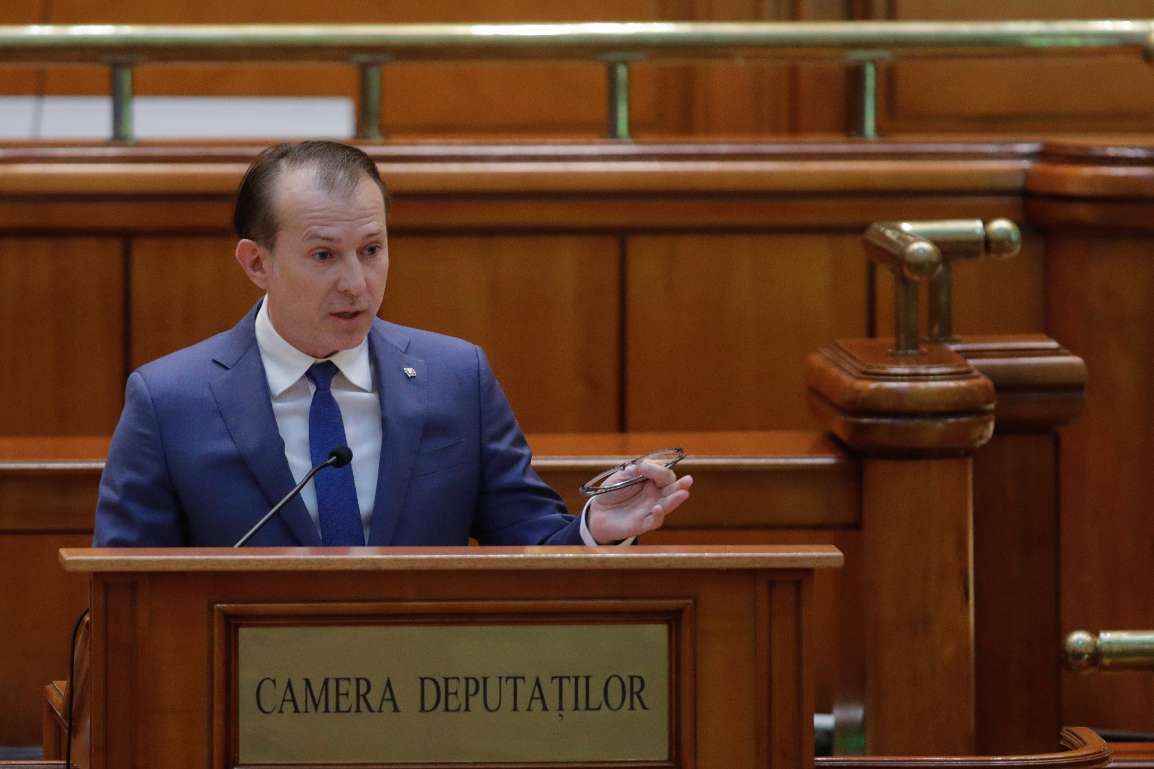 Cîţu critică Guvernul după sancționarea benzinarilor pentru scumpirea carburanților. ”Voi cere demiterea lor imediat”