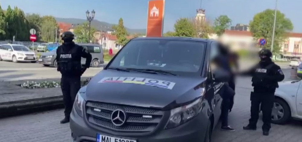 O femeie a fost înșelată de doi bărbați din Alba cu 60.000 de lire sterline. Ce metodă au folosit indivizii