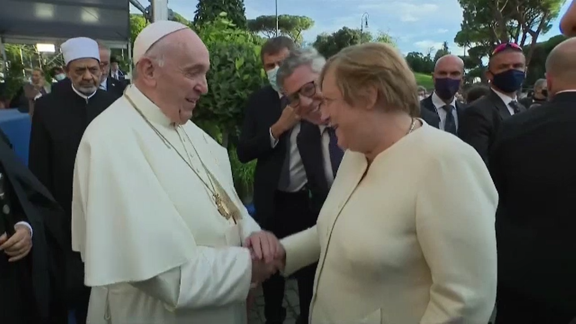 Angela Merkel s-a întâlnit cu Papa Francisc în Italia. Ce subiecte au fost dezbătute