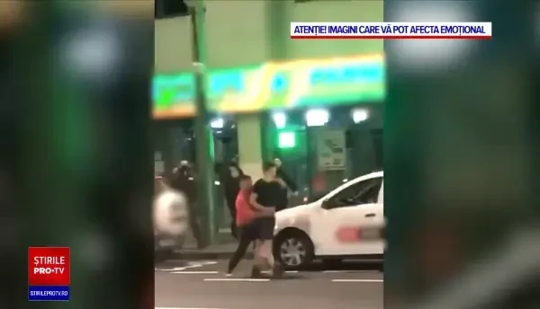 Scene șocante în fața unui club de manele din Brașov. Un tânăr, trântit la pământ și lovit de mai multe ori în cap