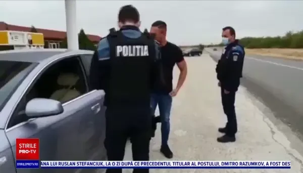 Cerere în căsătorie după o oprire în trafic. Cum au fost polițiștii din Dolj complici la o scenă de dragoste inedită