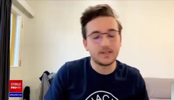 Tinerii care lucrează de acasă s-au orientat către a doua facultate. Jobul le permite și cursurile online