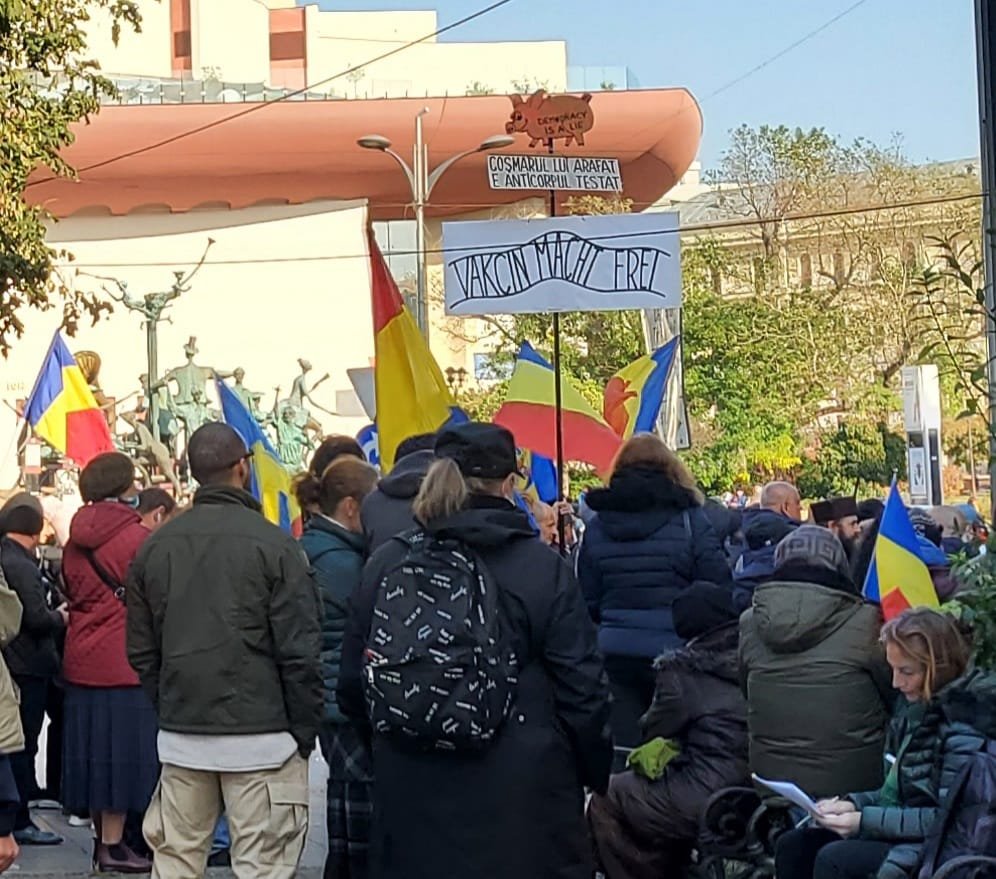 VAKCIN MACHT FREI protest