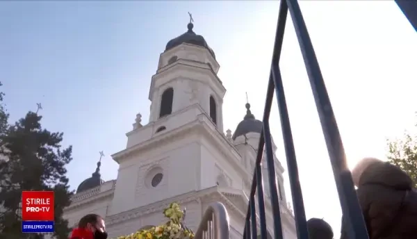 Pelerinajul Sfintei Parascheva, la Iași, este în plină desfășurare. Peste 30.000 de credincioși s-au închinat până acum