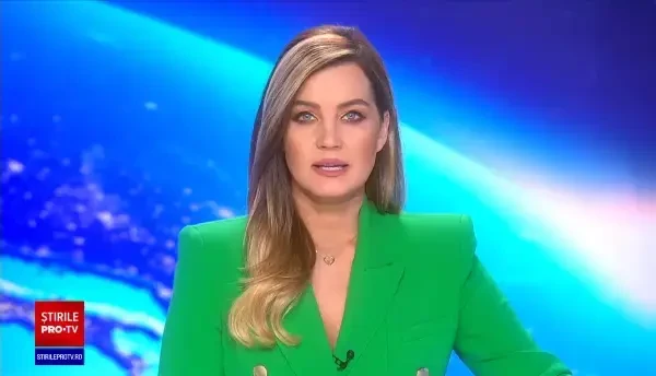 Pompierii au intervenit în forță, în Botoșani, după ce un contrabandist și-a incendiat mașina într-un lan de porumb