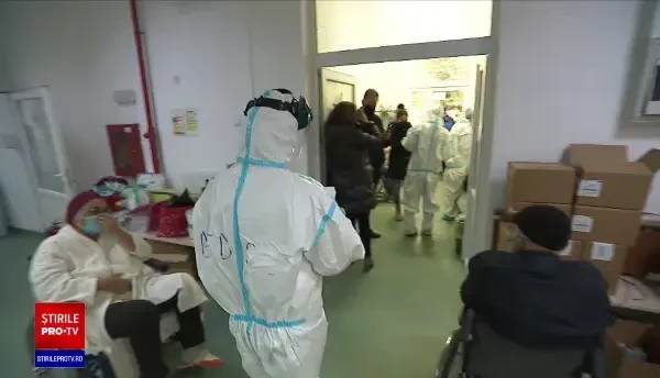 Pacienții ajunși în stare critică regretă acum că nu s-au vaccinat. „M-am luat după toate opiniile astea”