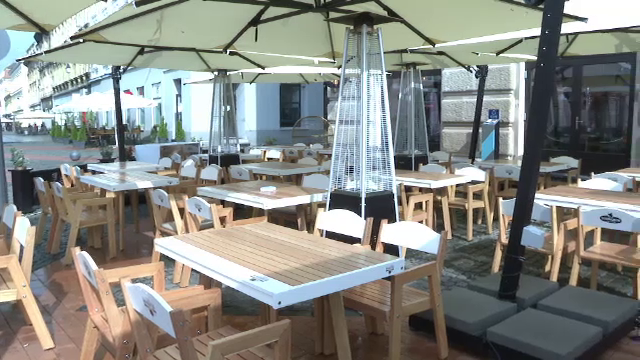 Cât bacșiș au lăsat românii în primele două luni după ce ANAF a impus să fie impozitat. Ce spun managerii de restaurante