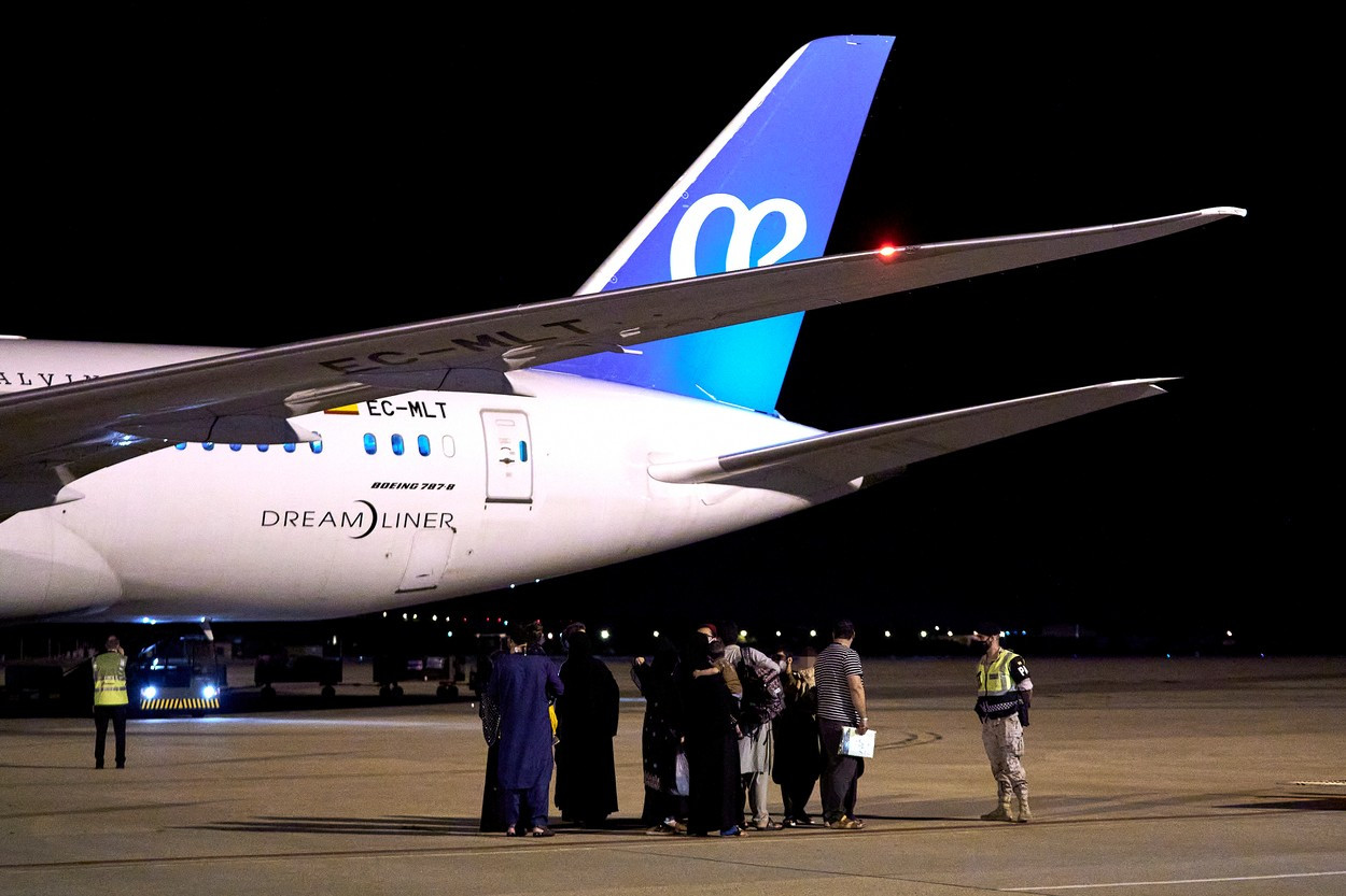 Dezvăluiri din interiorul unei organizații care încearcă să-i scoată pe americani din Afganistanul controlat de talibani