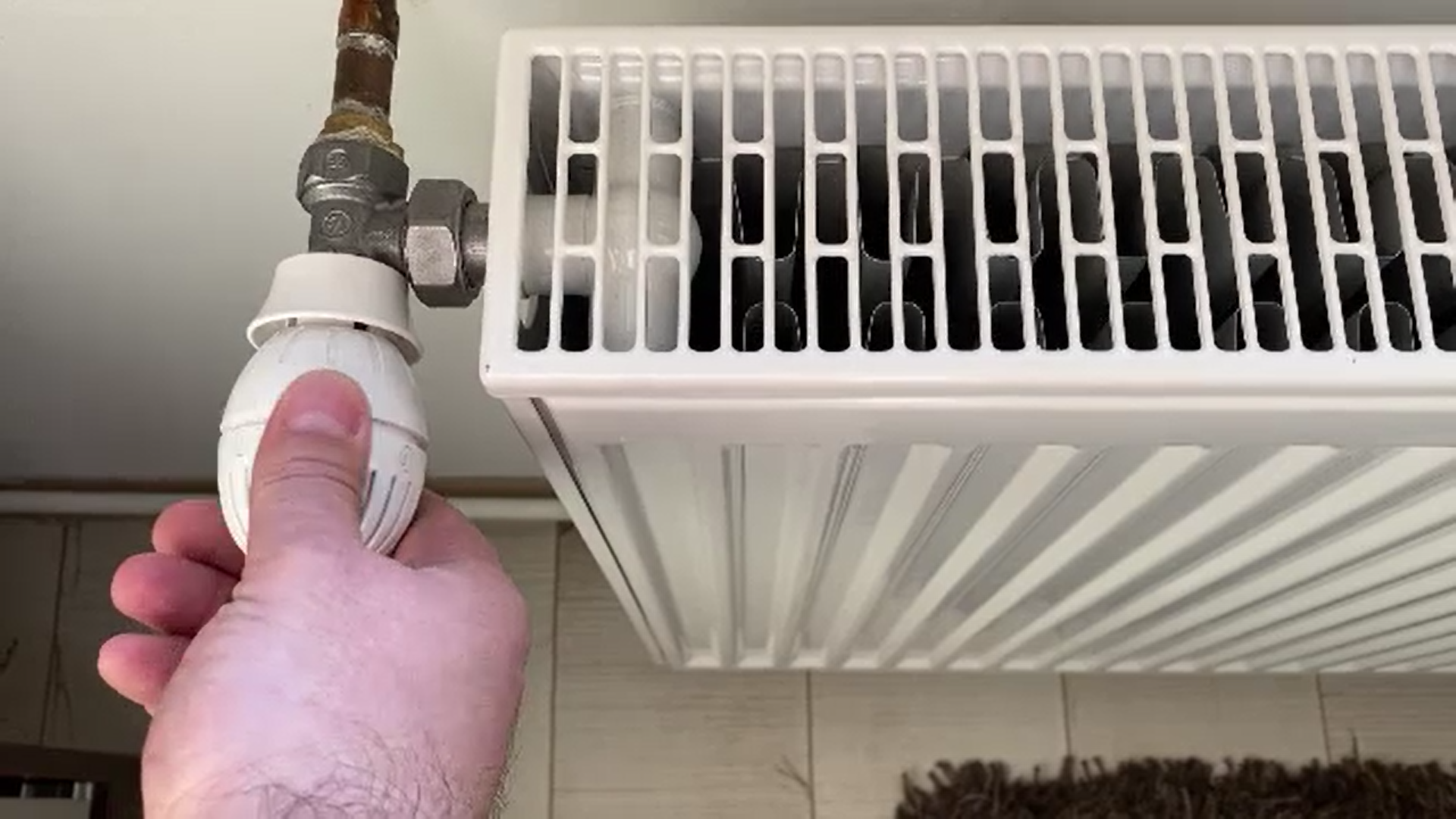 Termoenergetica Bucureşti începe furnizarea căldurii în noaptea de marţi spre miercuri