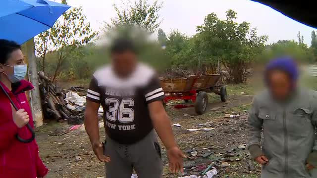 Sumele uriașe câștigate de cei care strâng aparatele electronice din gunoaie și le vând la fier vechi