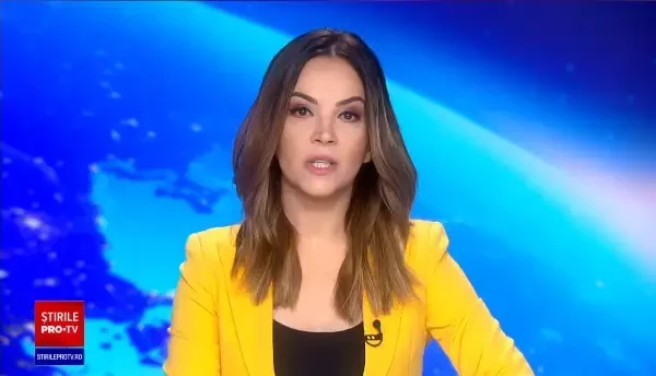 VOX. Credincioșii, fără frică de coronavirus la Sfânta Liturghie de la Iași: „Eu mă tem doar de Dumnezeu, în rest, de nimic”