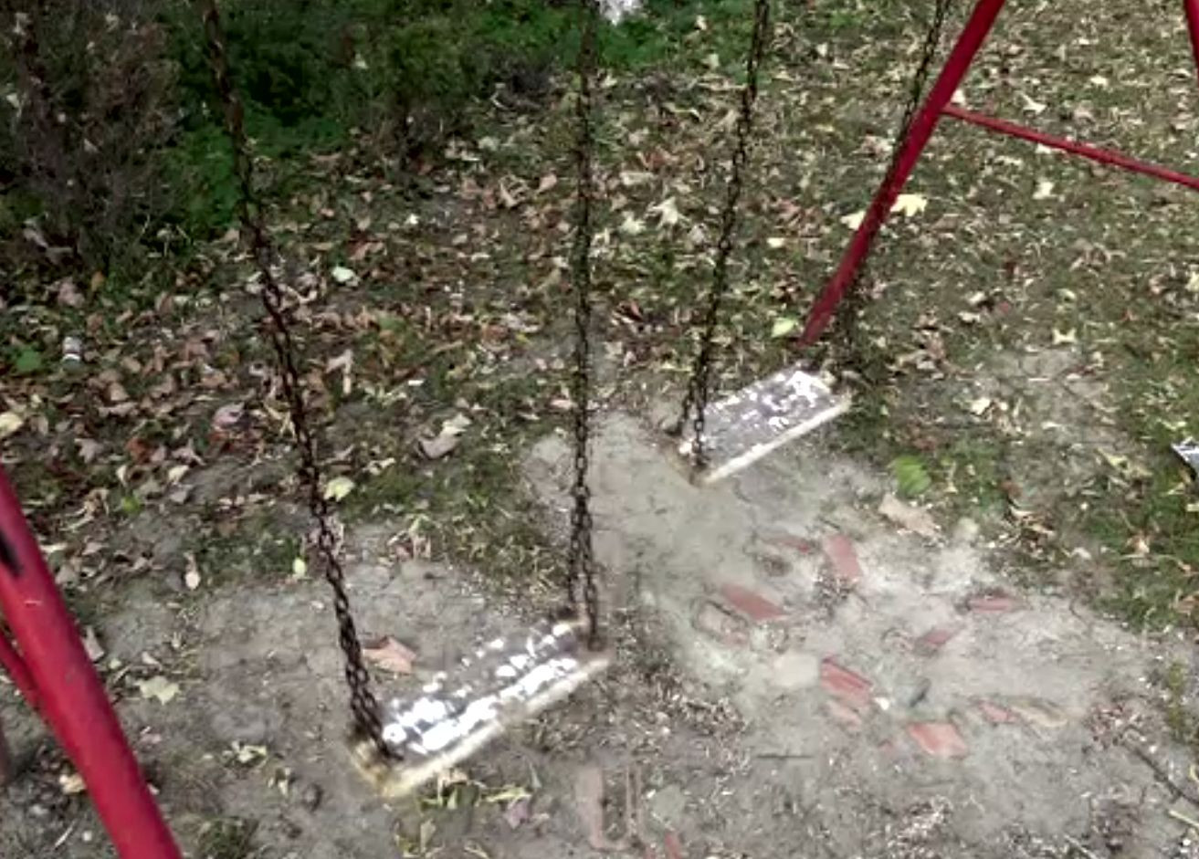 Pedofil din Vaslui, arestat după ce a molestat două fetițe la locul de joacă