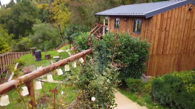 Cabanele la munte, cele mai căutate pentru sărbători. De ce nu se înghesuie turiștii la hoteluri