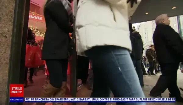 Criză din ce în ce mai mare în SUA. Administrația Biden nu garantează că oamenii își vor primi la timp comenzile de Crăciun