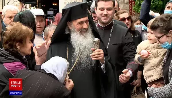 IPS Teodosie: „Nu acceptaţi să vă vaccinaţi”. Reacția fermă a Patriarhiei