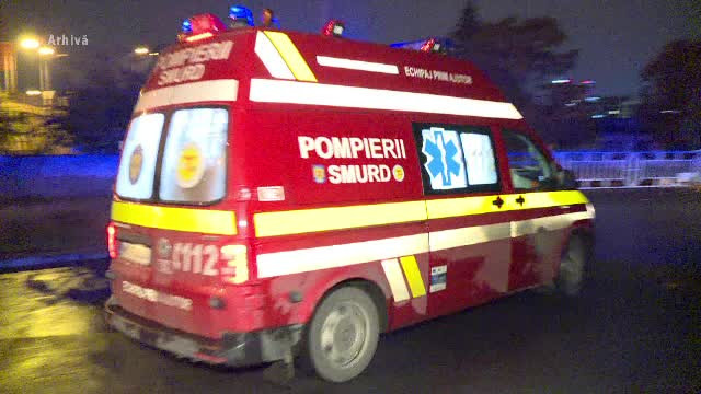 Accident în București. Un șofer în vârstă de 18 ani, posibil sub influența drogurilor, s-a răsturnat cu mașina. Un om a murit