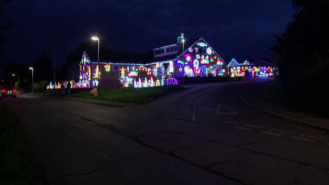 Magia Crăciunului adusă în casa a doi soți înainte cu două luni: “Toți vin și fac fotografii”