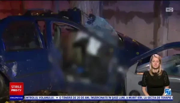 Un șofer de 19 ani a murit, iar prietenul său este în stare gravă, după un accident îngrozitor, în Dâmbovița