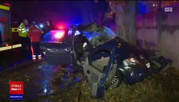 Doi tineri studenți au murit în urma unui accident îngrozitor. Șoferul avea permis de câteva luni