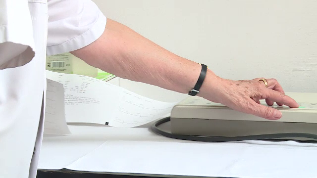 Anchete în Botoșani, după ce o profesoară și-ar fi îndemnat elevii să nu se vaccineze. Diana Șoșoacă îi este avocat