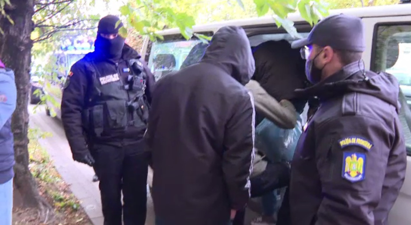 Descinderi în forță la traficanții de migranti, în Timișoara. Mascații i-au săltat pe liderii irakieni ai rețelei