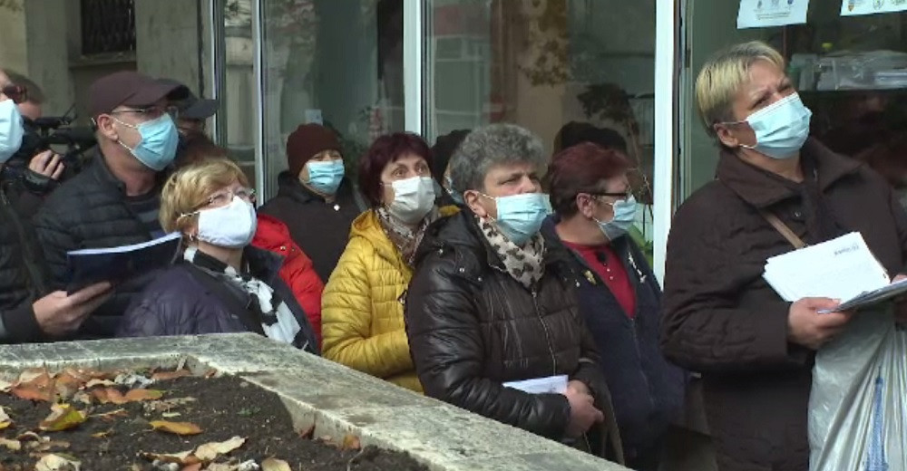 Nervi și cozi uriașe la depunerea documentelor necesare pentru primirea ajutorului de încălzire
