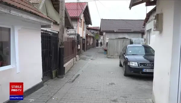 Un tânăr de 25 de ani, înjunghiat în spate de un vecin, pe stradă: ”A venit cu cuțitul să-l omoare”