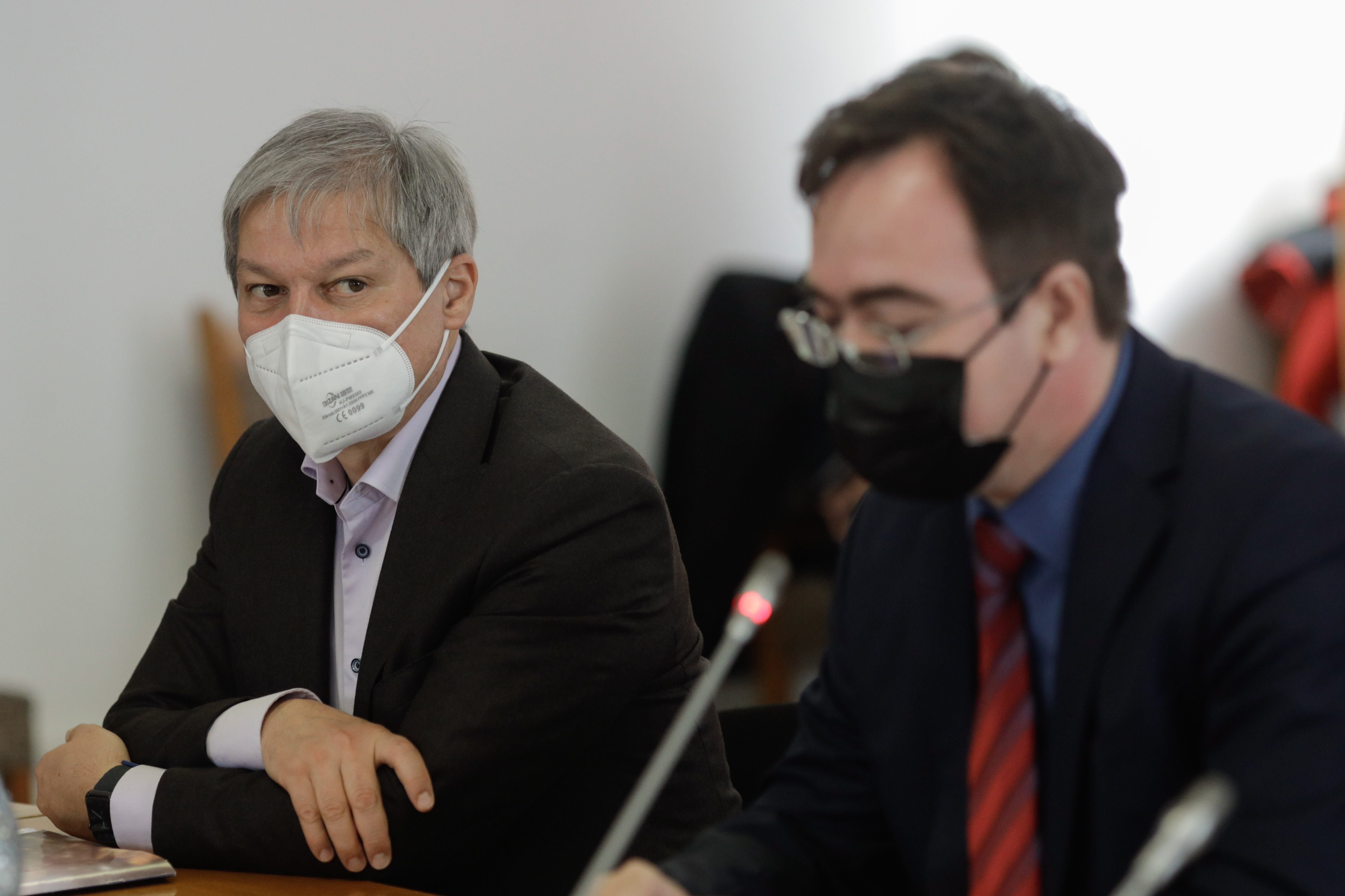 Miniştrii cabinetului Cioloş, respinși rând pe rând de comisiile de specialitate. Cătălin Drulă, singurul cu aviz pozitiv