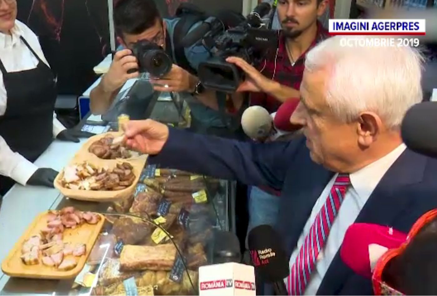 Casa Unirea, un exemplu clasic al risipei din banii publici. Statul la stat, pe salariu