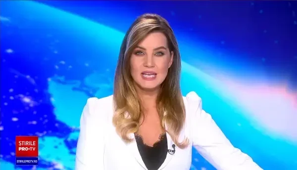 Imagini rare cu doi lupi, au fost suprinse într-o pădure din Parcul Natural Apuseni